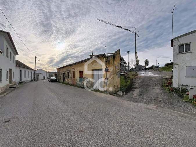 Moradia T2 para Venda em Miragaia e Marteleira Foto 9