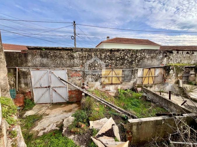 Moradia T2 para Venda em Miragaia e Marteleira Foto 17