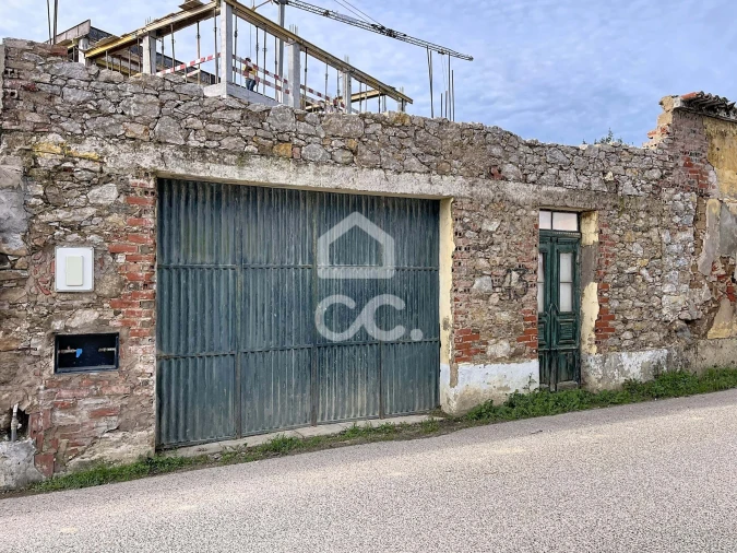 Moradia T2 para Venda em Miragaia e Marteleira Foto 5