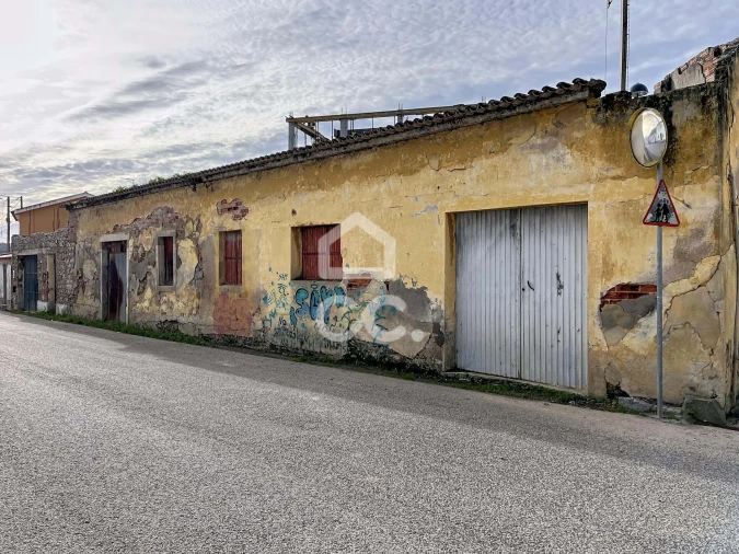 Moradia T2 para Venda em Miragaia e Marteleira