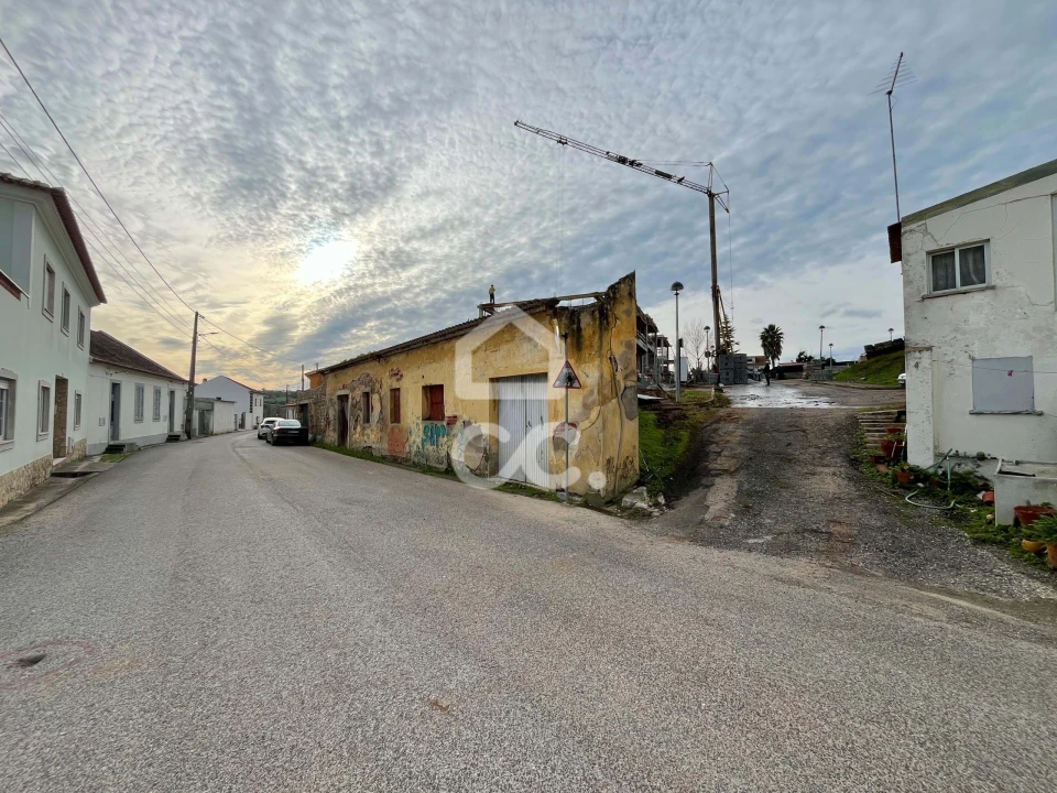 Moradia T2 para Venda em Miragaia e Marteleira Foto 10