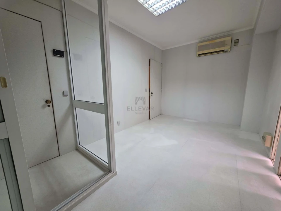 Negócio para Venda em Funchal (Santa Luzia) Foto 18