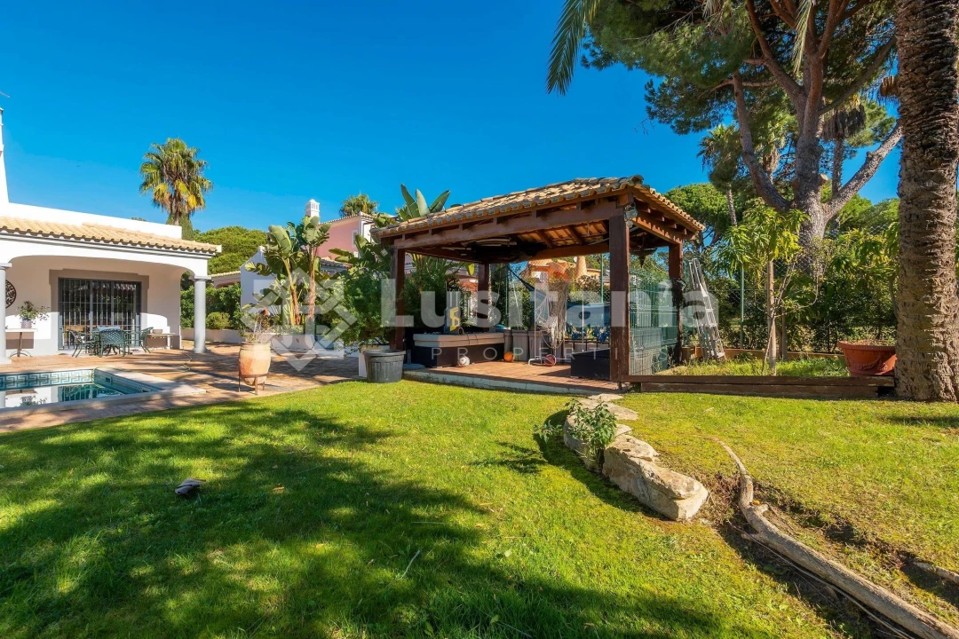 Moradia T4 para Venda em Quarteira Foto 54