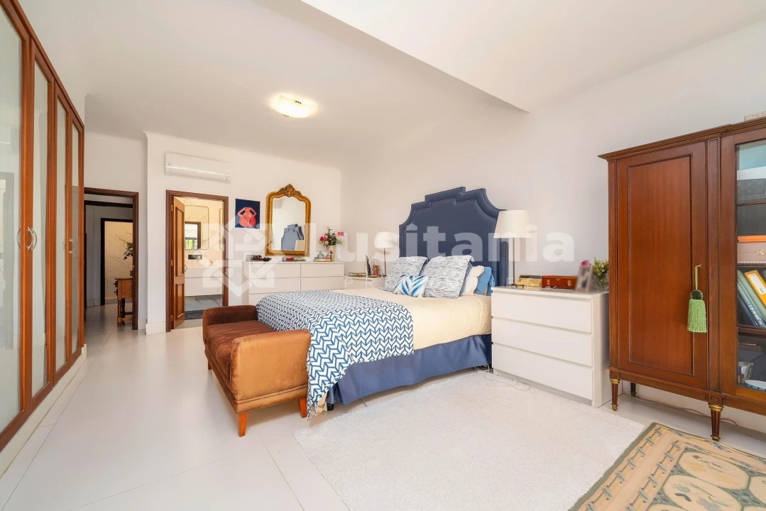 Moradia T4 para Venda em Quarteira Foto 23