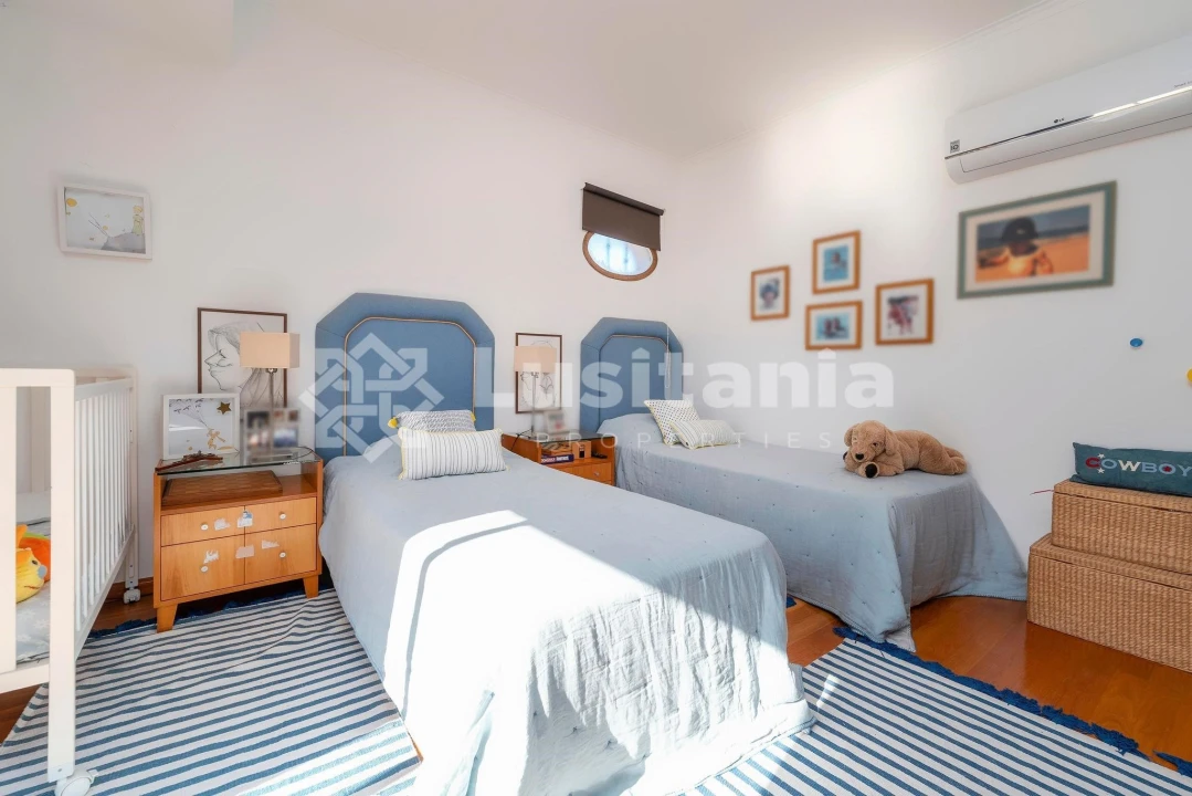 Moradia T4 para Venda em Quarteira Foto 39