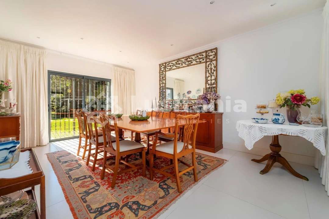 Moradia T4 para Venda em Quarteira Foto 15