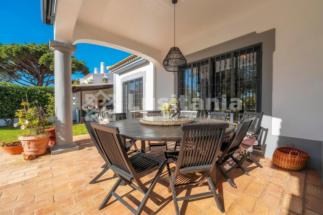 Moradia T4 para Venda em Quarteira Foto 49