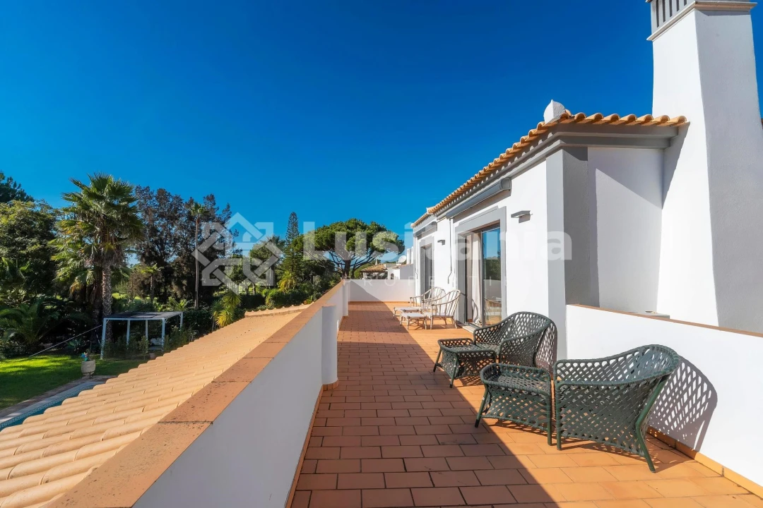 Moradia T4 para Venda em Quarteira Foto 43