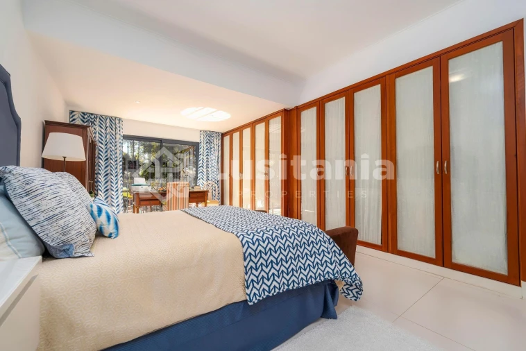 Moradia T4 para Venda em Quarteira Foto 24