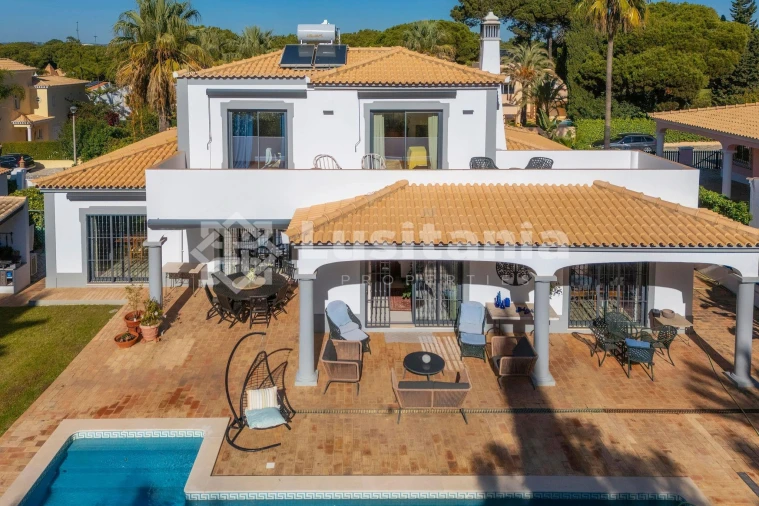 Moradia T4 para Venda em Quarteira Foto 64