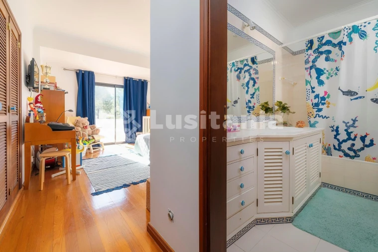 Moradia T4 para Venda em Quarteira Foto 40