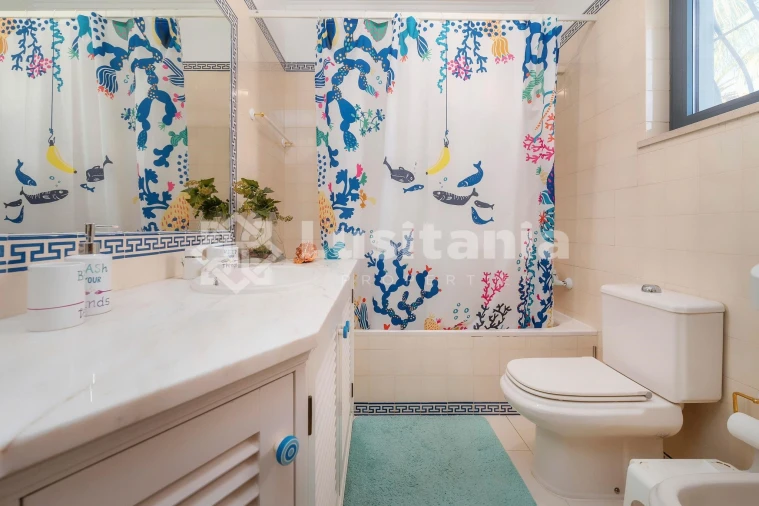 Moradia T4 para Venda em Quarteira Foto 41