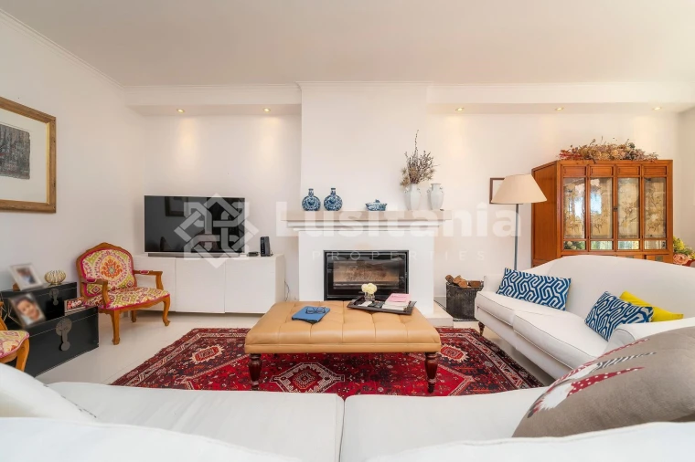 Moradia T4 para Venda em Quarteira Foto 5