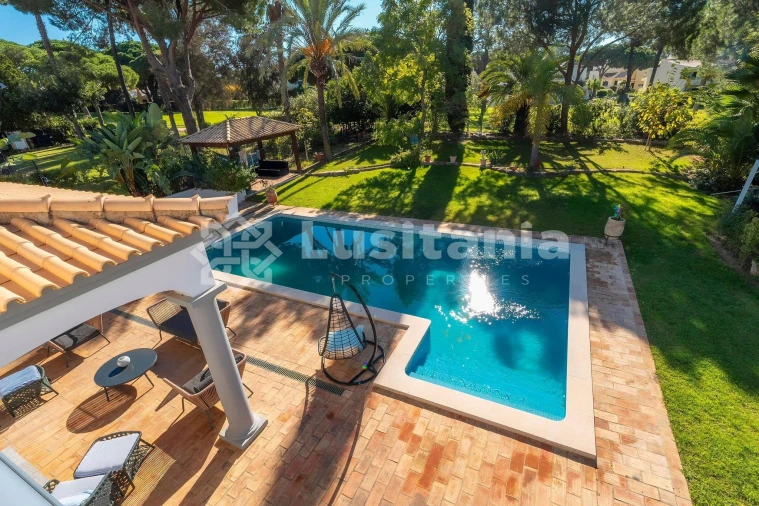 Moradia T4 para Venda em Quarteira Foto 46