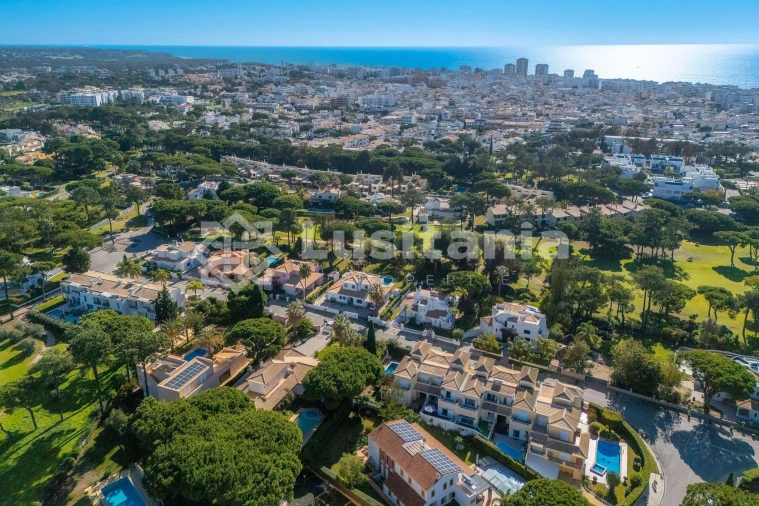 Moradia T4 para Venda em Quarteira Foto 61