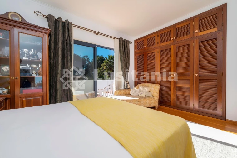 Moradia T4 para Venda em Quarteira Foto 33