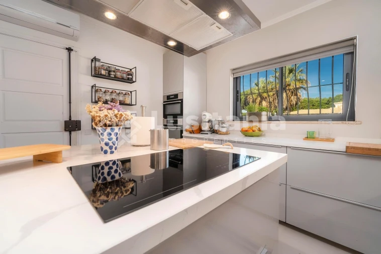 Moradia T4 para Venda em Quarteira Foto 12