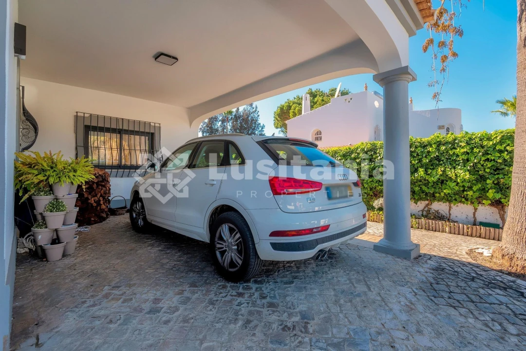 Moradia T4 para Venda em Quarteira Foto 60