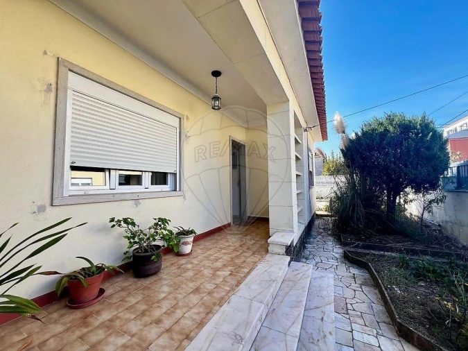 Moradia T4 para Venda em Algueirão-Mem Martins Foto 3