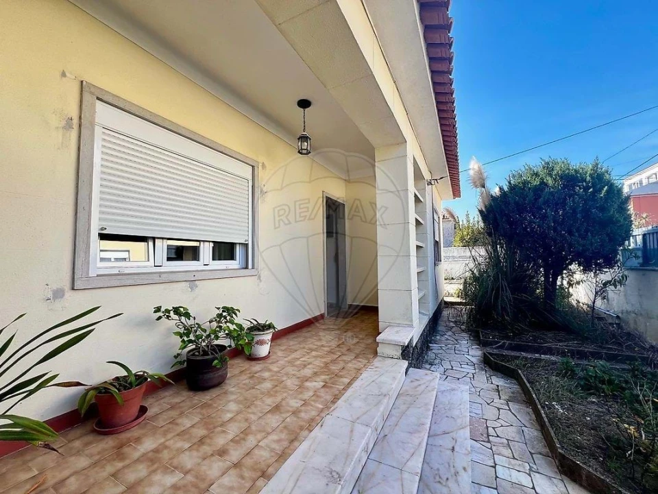 Moradia T4 para Venda em Algueirão-Mem Martins Foto 3