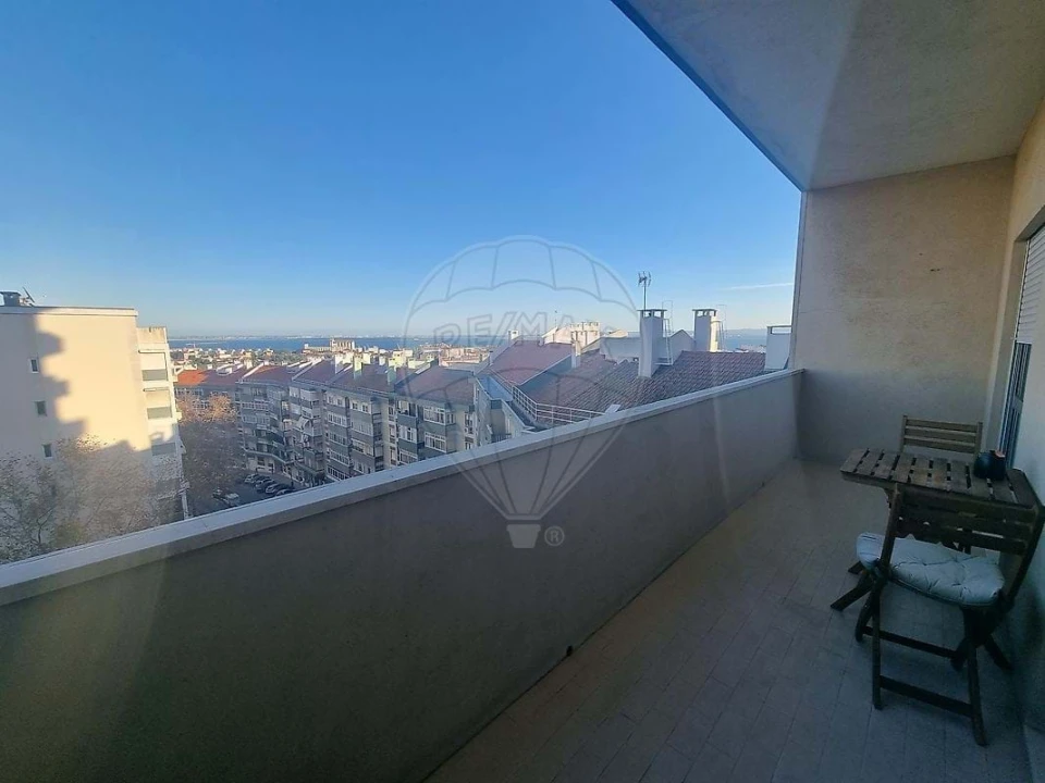 Apartamento T2 para Venda em Beato Foto 14