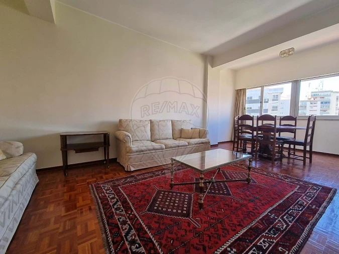 Apartamento T2 para Venda em Beato Foto 5