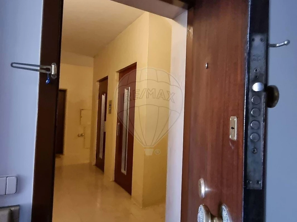 Apartamento T2 para Venda em Beato Foto 17