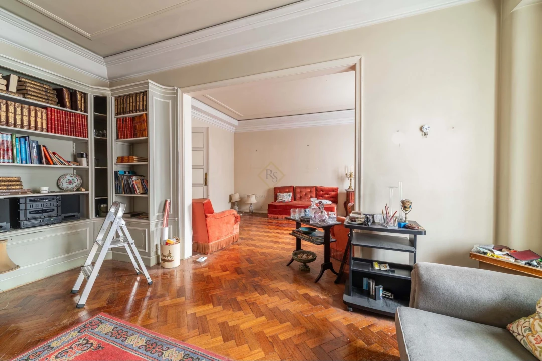 Apartamento T5 para Venda em Avenidas Novas Foto 6