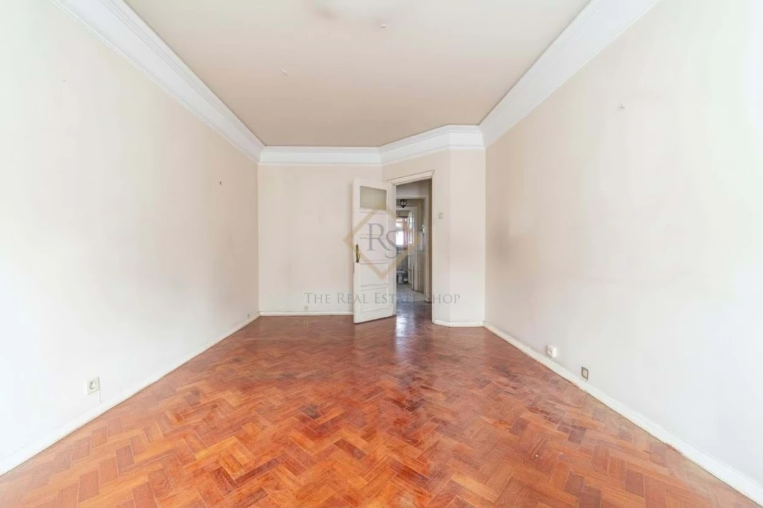 Apartamento T5 para Venda em Avenidas Novas Foto 13