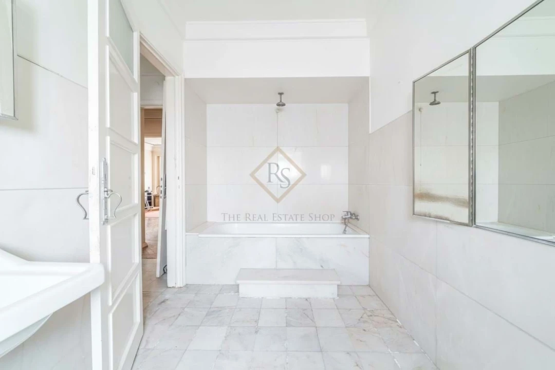 Apartamento T5 para Venda em Avenidas Novas Foto 11