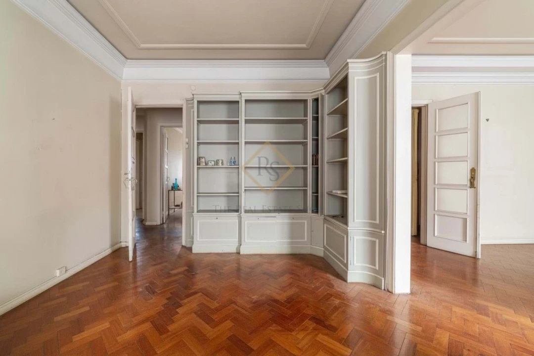 Apartamento T5 para Venda em Avenidas Novas Foto 3