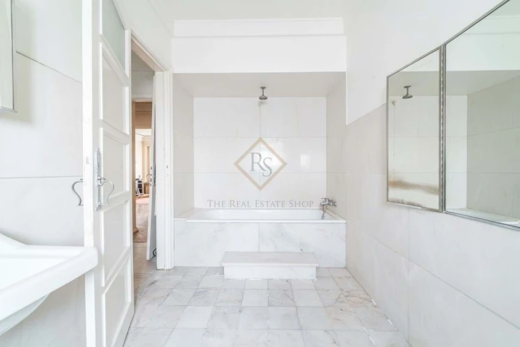 Apartamento T5 para Venda em Avenidas Novas Foto 11