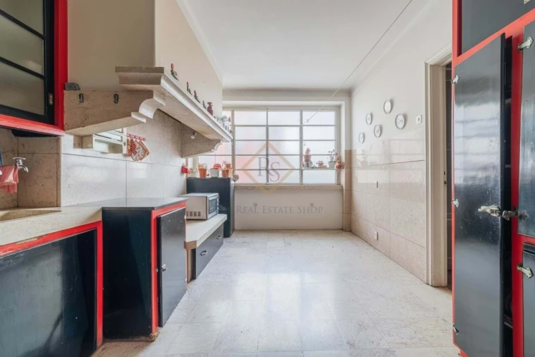 Apartamento T5 para Venda em Avenidas Novas Foto 14