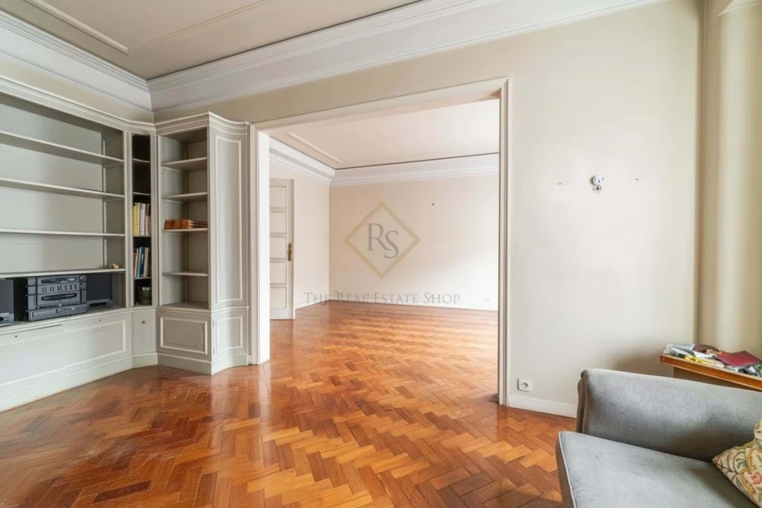 Apartamento T5 para Venda em Avenidas Novas Foto 4