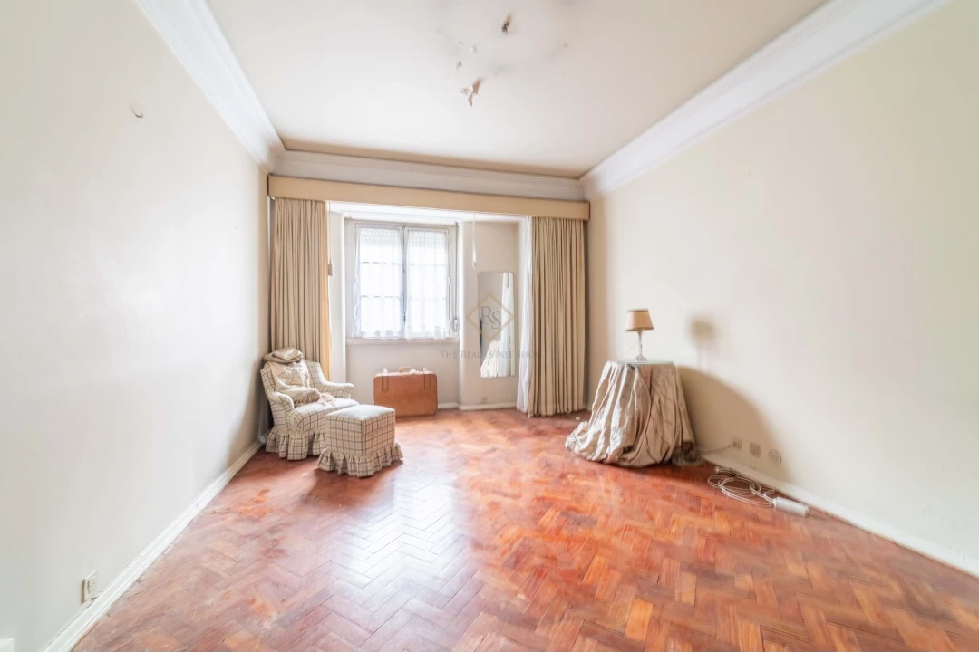 Apartamento T5 para Venda em Avenidas Novas Foto 15