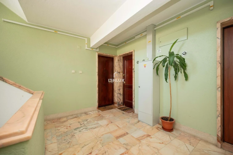 Apartamento T2 para Venda em Odivelas Foto 25