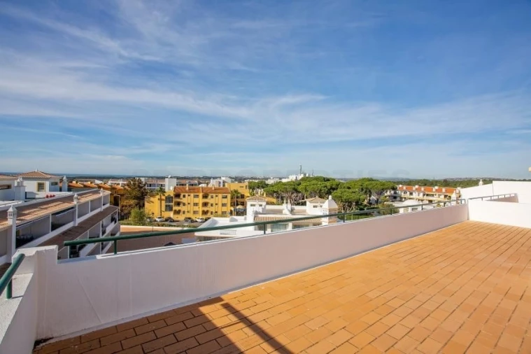 Apartamento T2 para Venda em Quarteira Foto 20