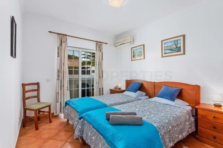 Apartamento T2 para Venda em Quarteira Foto 4