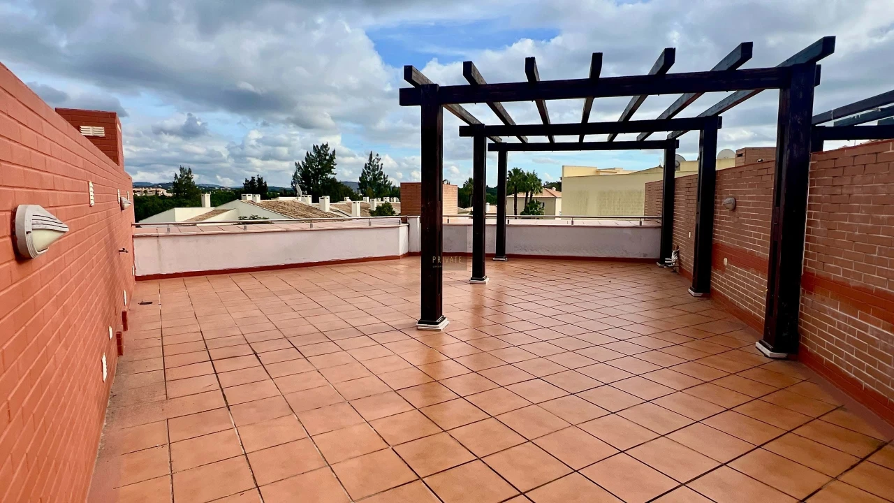 Apartamento T1 para Venda em Quarteira Foto 5