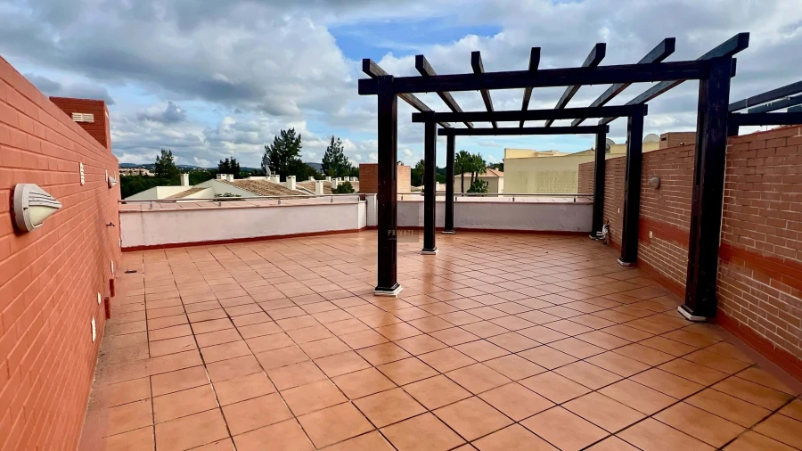 Apartamento T1 para Venda em Quarteira Foto 5