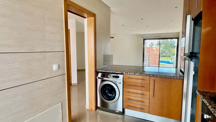 Apartamento T1 para Venda em Quarteira Foto 7