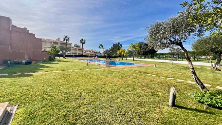 Apartamento T1 para Venda em Quarteira Foto 26