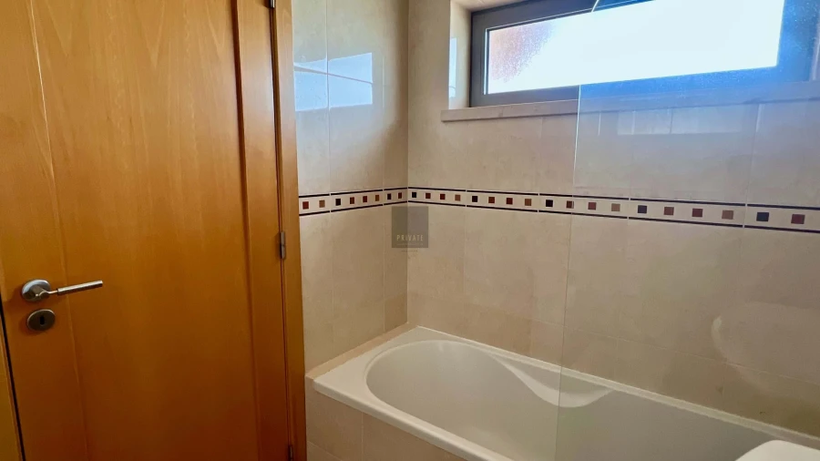 Apartamento T1 para Venda em Quarteira Foto 19