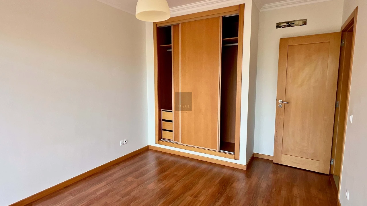 Apartamento T1 para Venda em Quarteira Foto 14