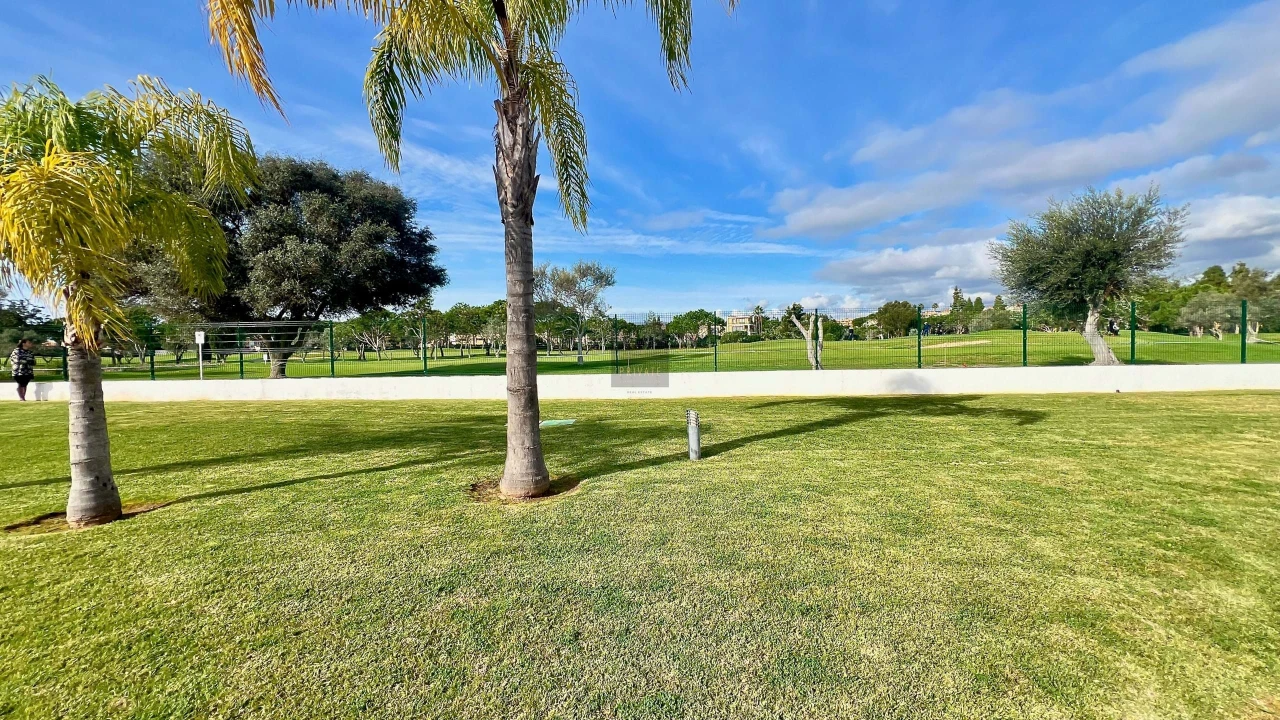 Apartamento T1 para Venda em Quarteira Foto 2