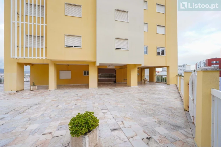 Apartamento T3 para Venda em Loures Foto 44
