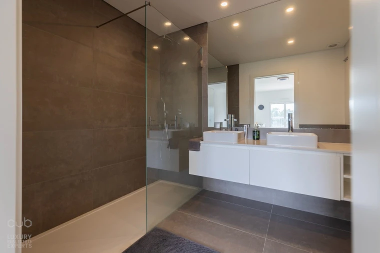 Apartamento T3 para Arrendamento em Amora Foto 17