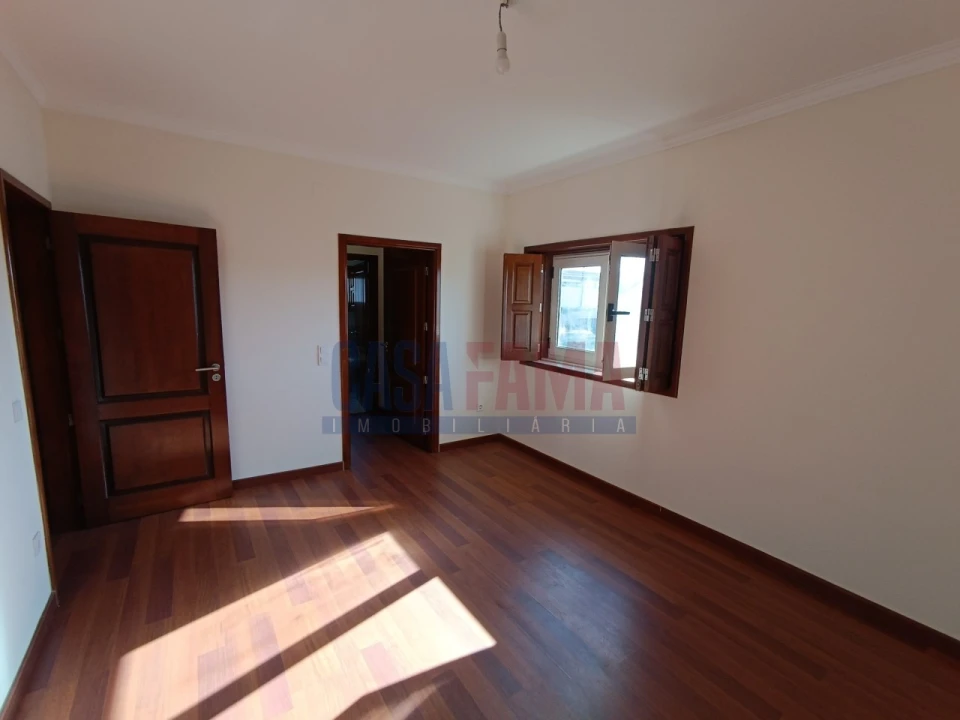 Moradia para Venda em Nine Foto 16