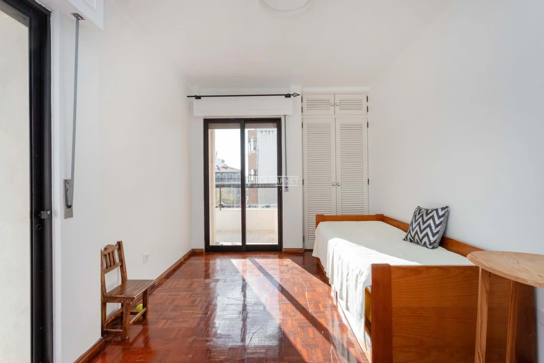 Apartamento T3 para Venda em Faro (Sé e São Pedro) Foto 17