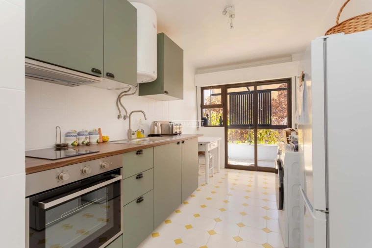 Apartamento T3 para Venda em Faro (Sé e São Pedro) Foto 2
